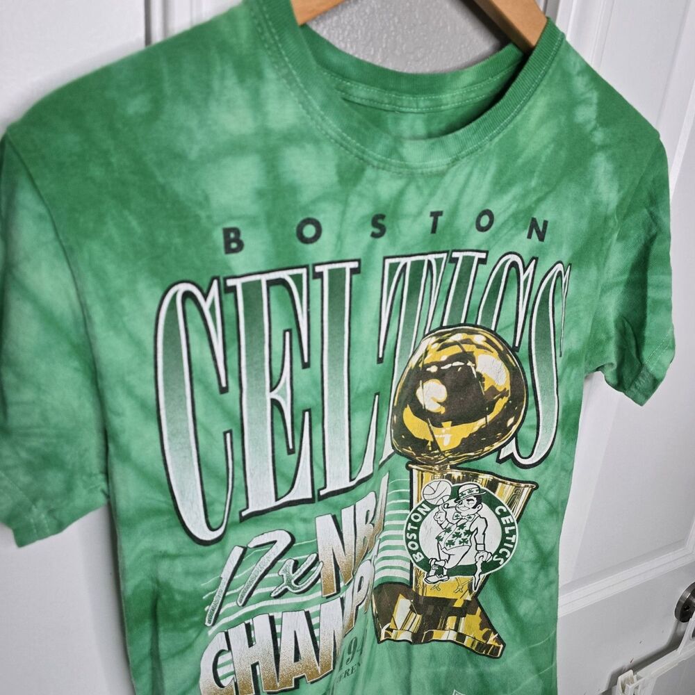 Mitchell & Ness Boston Celtics 17x NBA Champs Tie Dye T-Shirt Men’s S Green